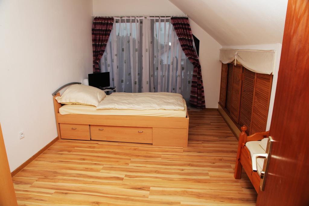 Pension Haus Kassel Fuldatal Esterno foto